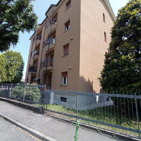 Casa Giotto, Grazioso Trilocale Apartment Carate Brianza Bagian luar foto